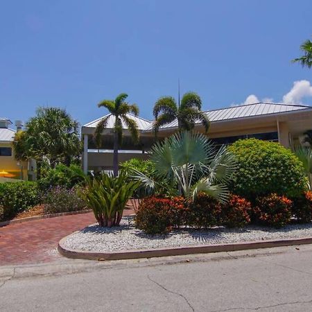 Sea Breeze, Studio 510, Beach Steps Away!+Pool+Wifi Ruskin Buitenkant foto