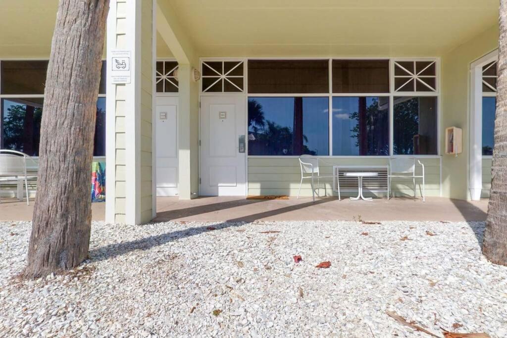 Sea Breeze, Studio 510, Beach Steps Away!+Pool+Wifi Ruskin Buitenkant foto