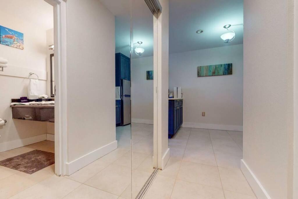 Sea Breeze, Studio 510, Beach Steps Away!+Pool+Wifi Ruskin Buitenkant foto
