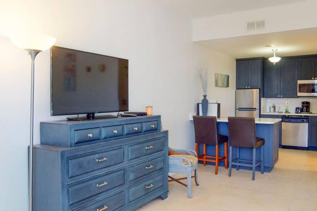 Sea Breeze, Studio 510, Beach Steps Away!+Pool+Wifi Ruskin Buitenkant foto
